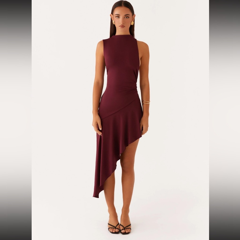 Peppermayo Venetia Asymmetric Maxi Dress – Deep Maroon
Size XXS / US 0